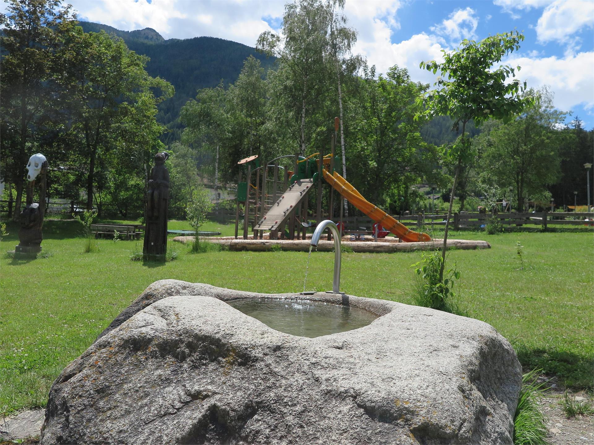 Trinkwasserbrunnen Luttach Skulpturenpark Ahrntal 2 suedtirol.info