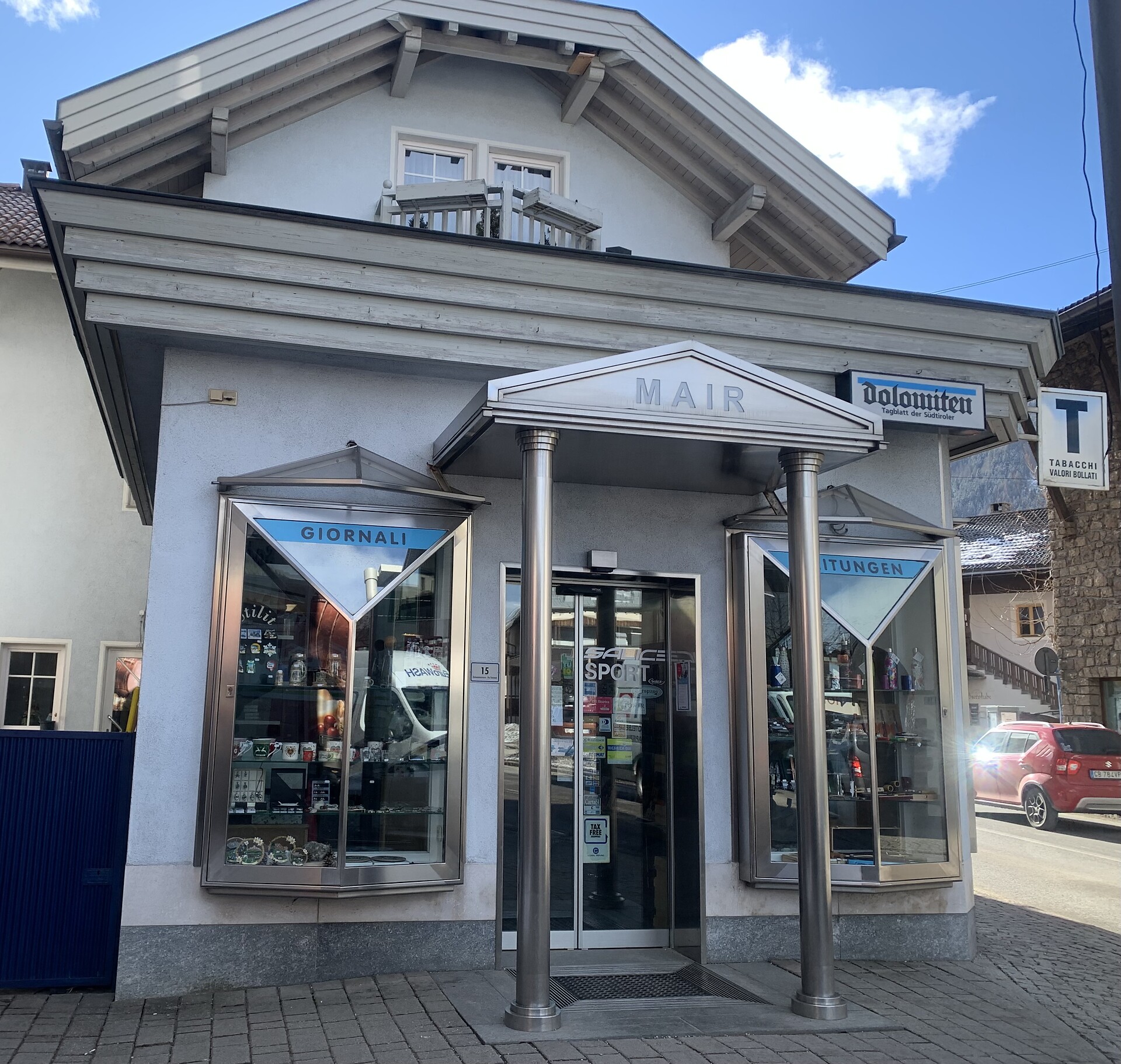 Tobacconist Mair