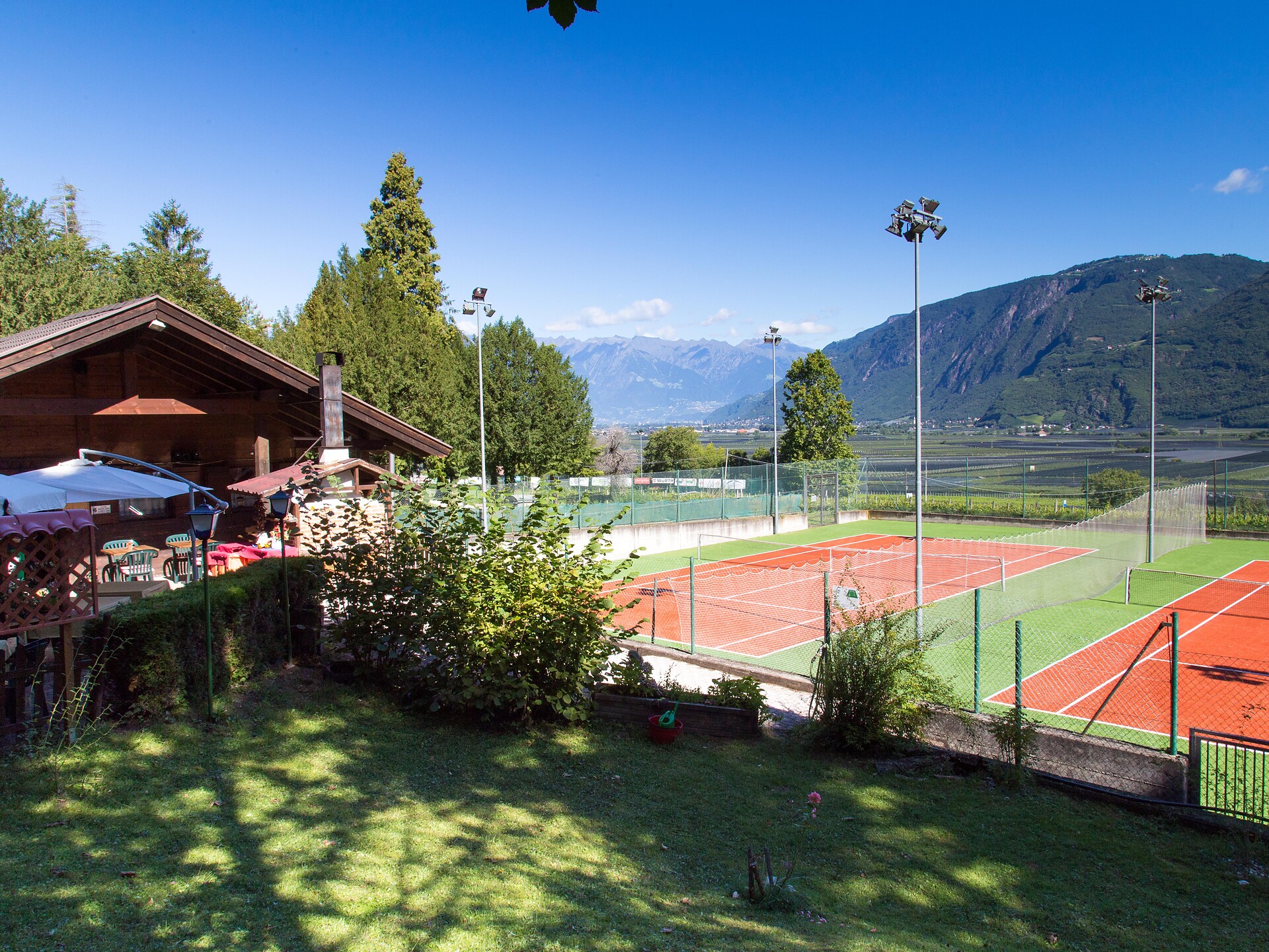 Tennis by Cheer Bar Lounge Burger