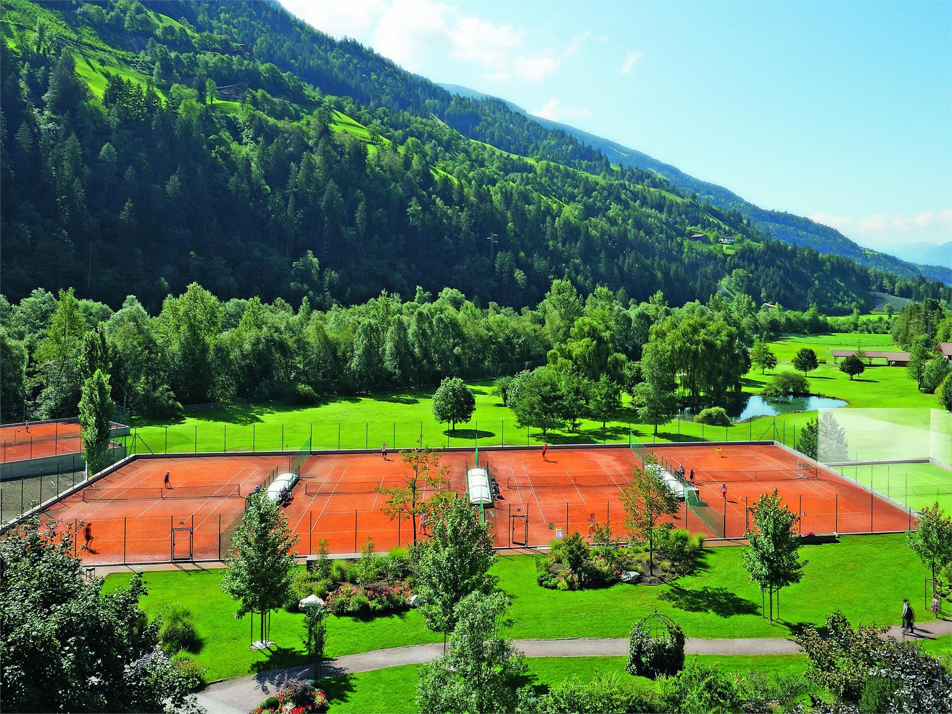Tennis im Quellenhof Luxury Resort Passeier St.Martin in Passeier 1 suedtirol.info