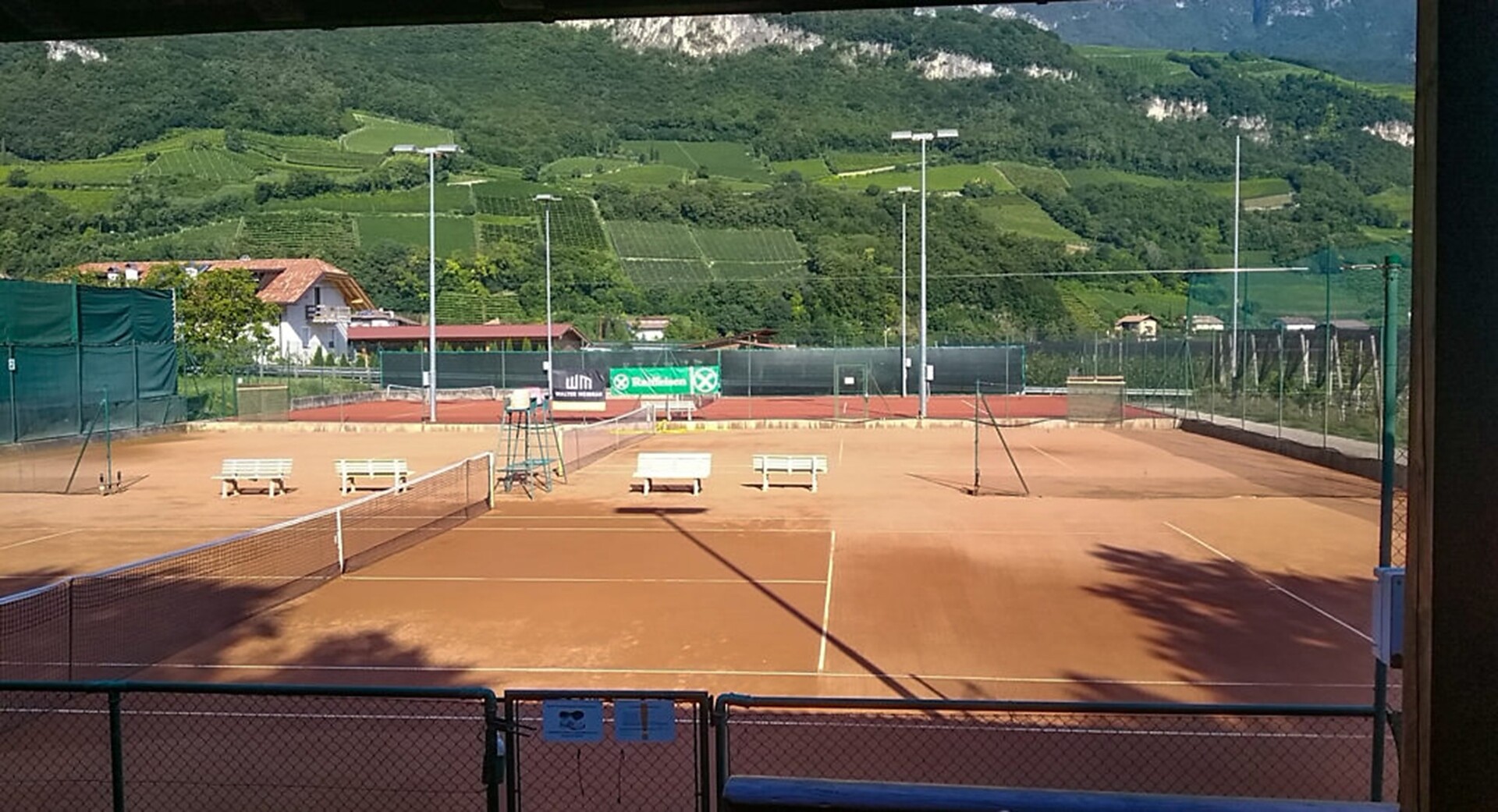 Campo di tennis Magrè sulla Strada del Vino Magrè sulla Strada del Vino 2 suedtirol.info