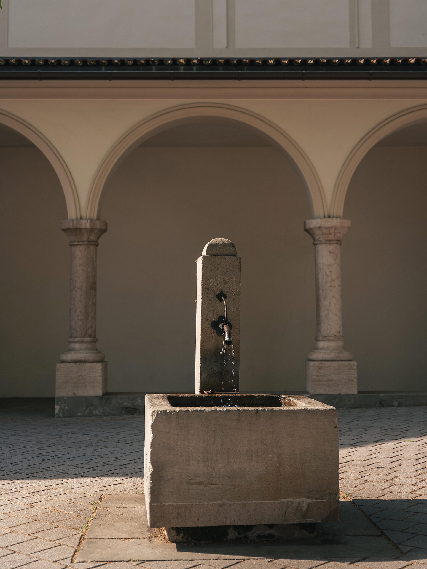 Fontana d'acqua potabile Chiesa dei Cappuccini - Merano e dintorni - #1 - suedtirol.info