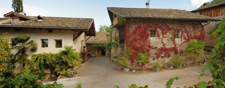 Azienda Agricola Haderburg - Alto Adige Wine Road - #1 - suedtirol.info