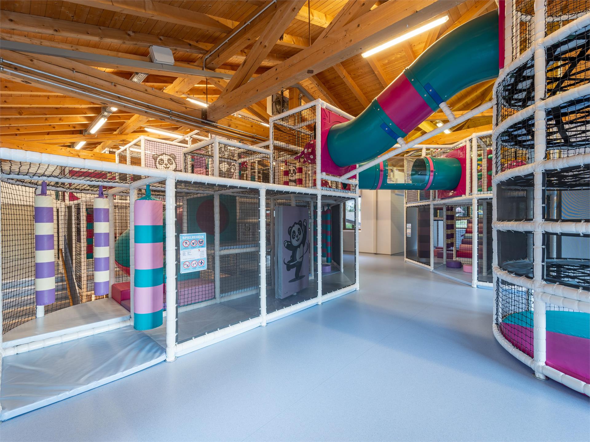 Wanda - indoor play ground Burgstall/Postal 3 suedtirol.info