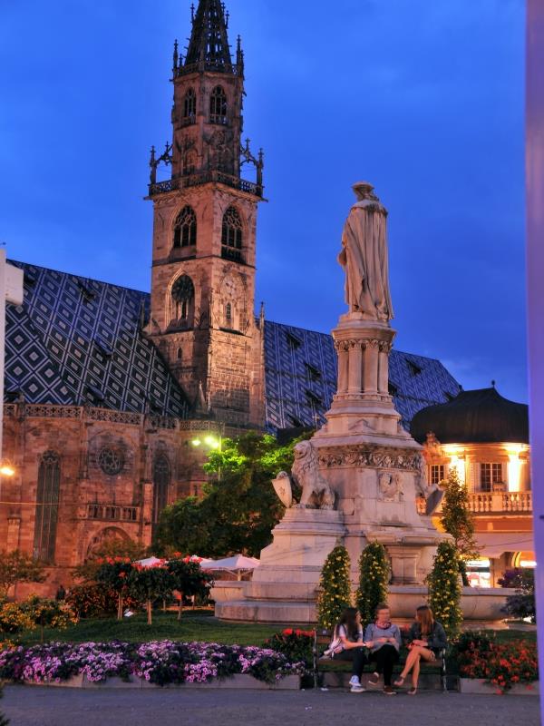Piazza Walther Bolzano 2 suedtirol.info