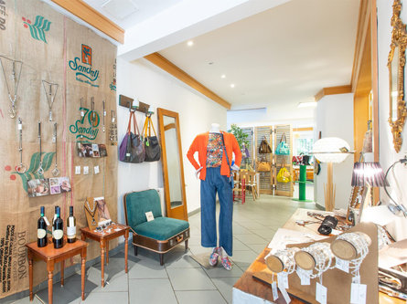 WiaNui Upcycling Concept Store  1 suedtirol.info