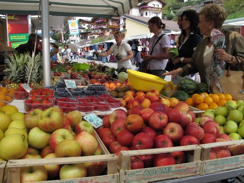 Wochenmarkt in St. Christina St.Christina in Gröden 1 suedtirol.info