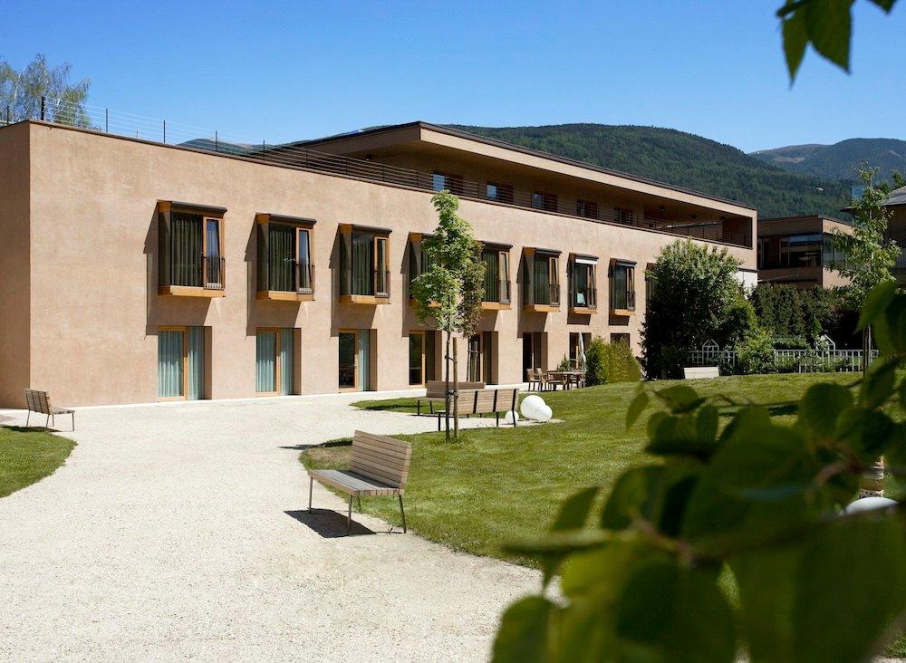 Residenza e centro di cura per anziani a Brunico Brunico 1 suedtirol.info
