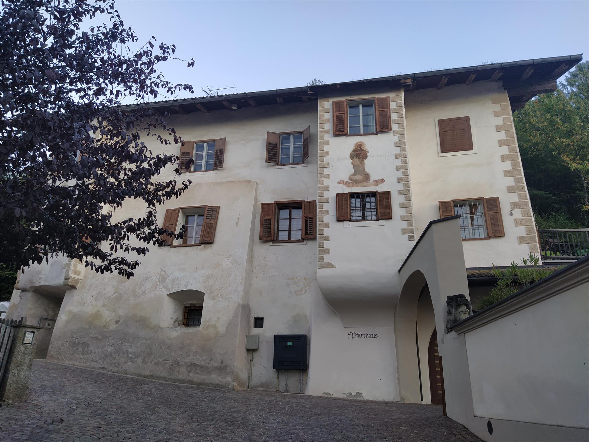 La casa parrocchiale Montagna 1 suedtirol.info