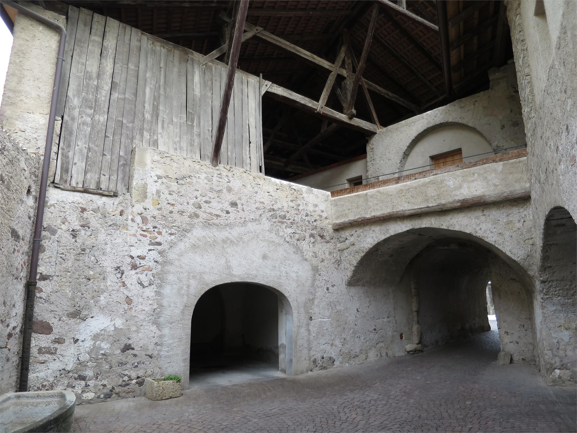Zu Hof oder Zehenthof – Haus Seeber in Neumarkt Neumarkt 2 suedtirol.info