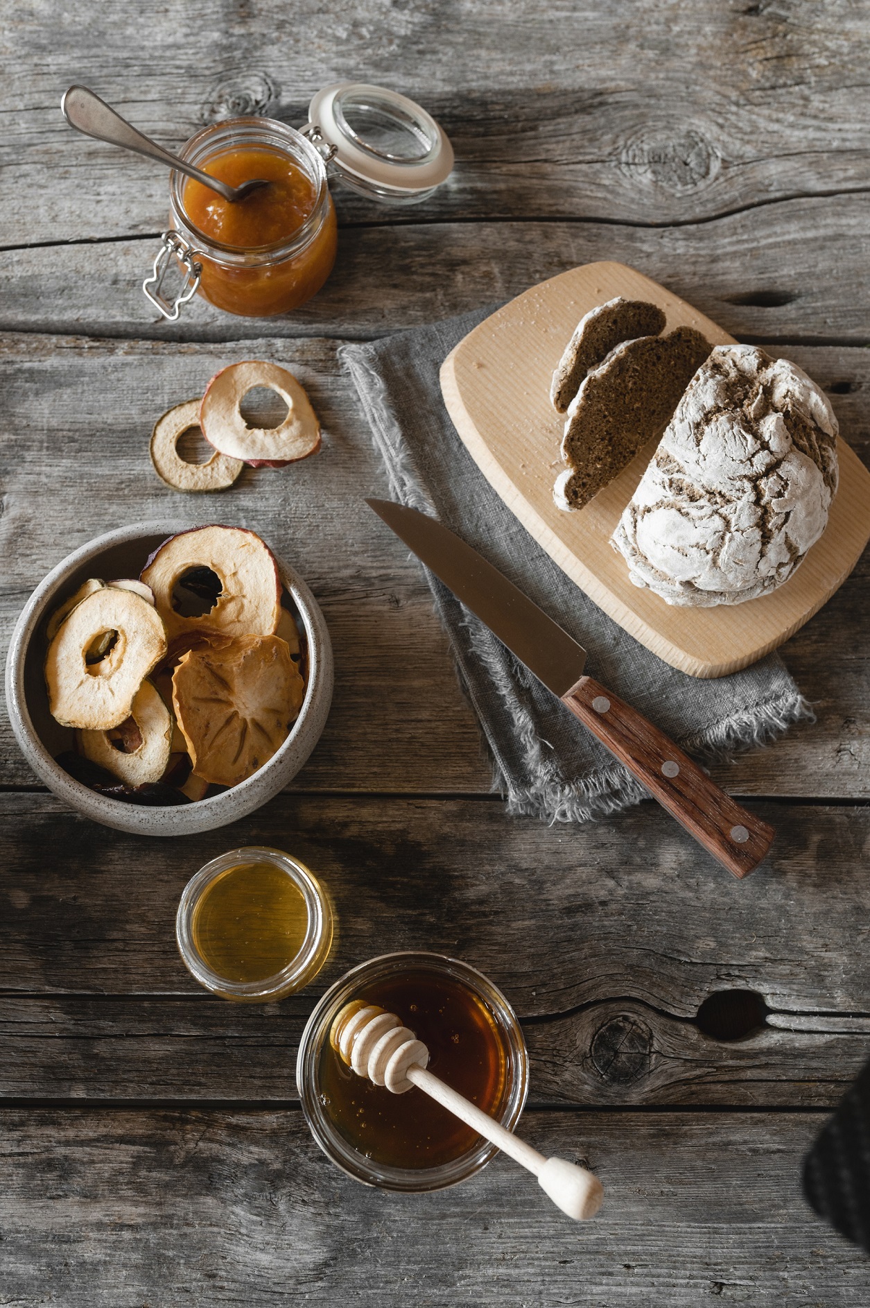 Brot, Apfelscheiben, Marmelade, Honig