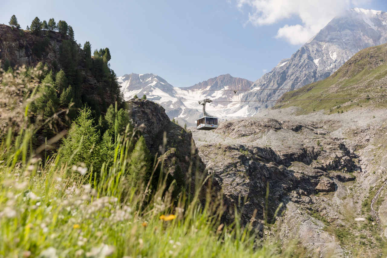 Suedtirol, Vinschgau, von Sulden nach Prad, unterhalb der Mittelstation,Marmorrundweg | Sentiero circolare del marmo | Marble circuit trail